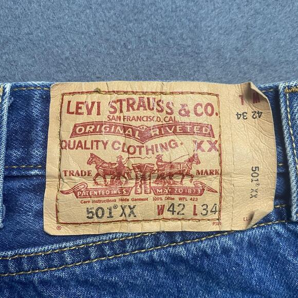 Levis 501XX Jeans Mens 38x30 Blue Straight Leg Button Fly Made in Colombia Y2K - Picture 3 of 16